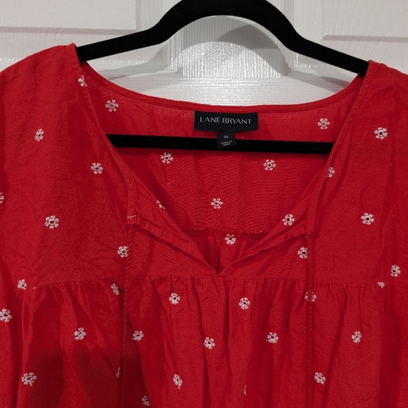Lane Bryant Red and White Embroidered Flutter Sleeve Tassels Blouse in Size 20 - Picture 4 of 9